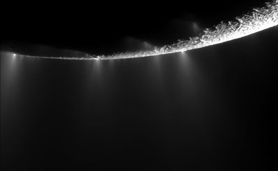 Geysers from the southern region of Enceladus