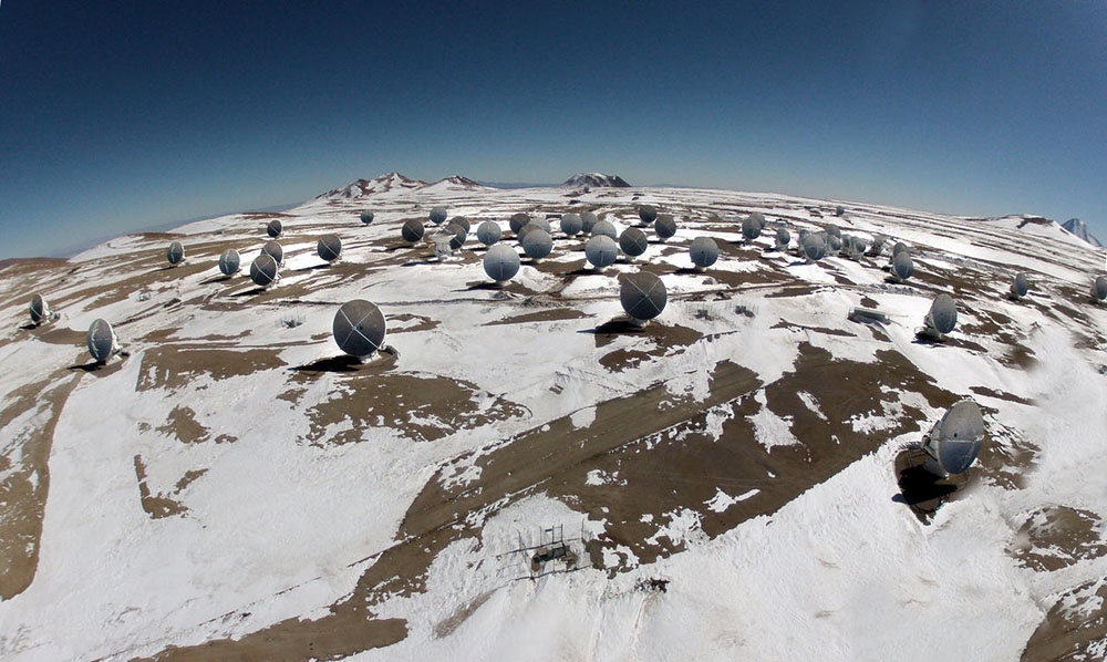 ALMA Observatory: Central Cluster of annenae